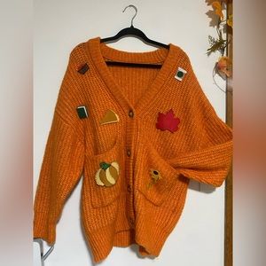 Cozy fall sweater w/hand sewn felt patches